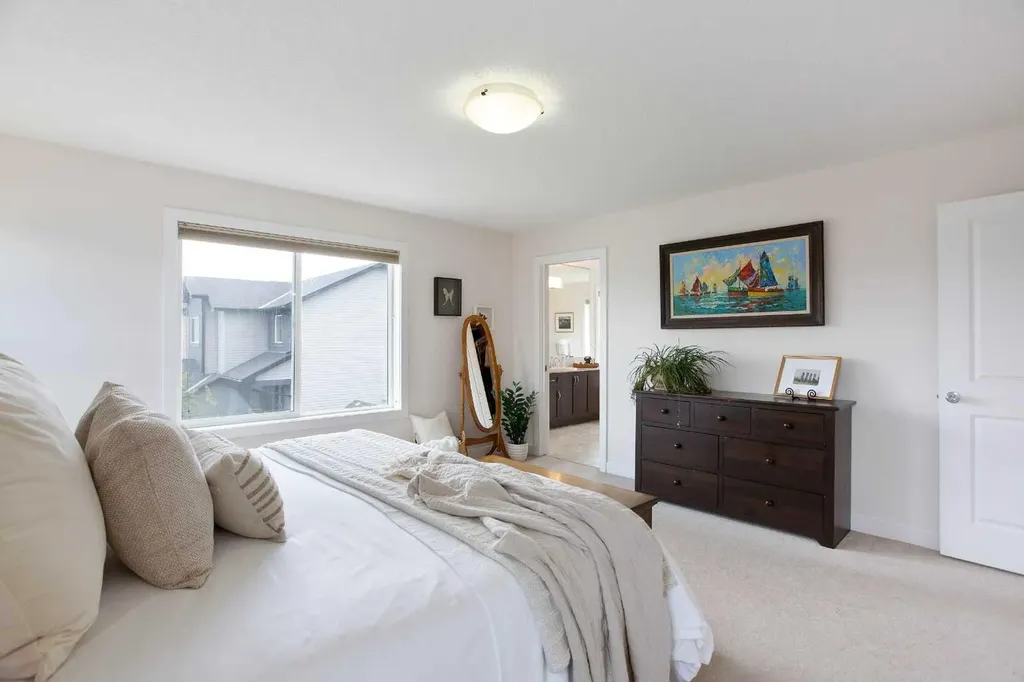 2 Kingston View SE Airdrie AB T4A 0K4
