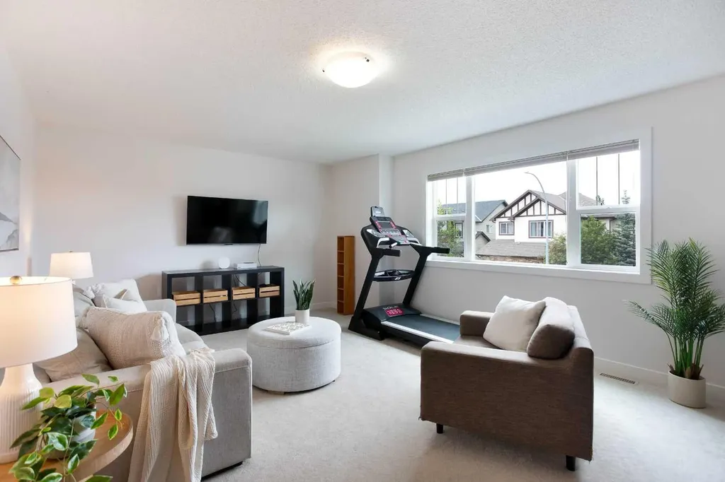 2 Kingston View SE Airdrie AB T4A 0K4