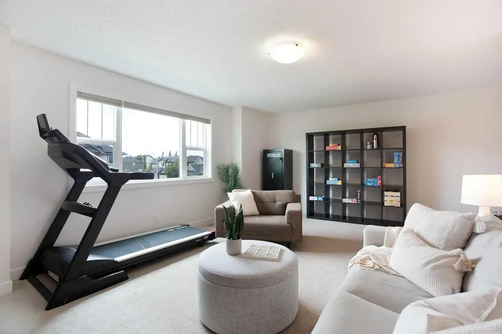 2 Kingston View SE Airdrie AB T4A 0K4