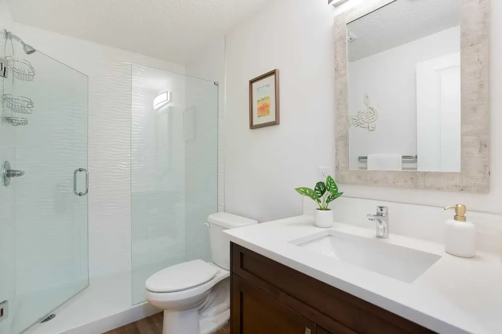 2 Kingston View SE Airdrie AB T4A 0K4