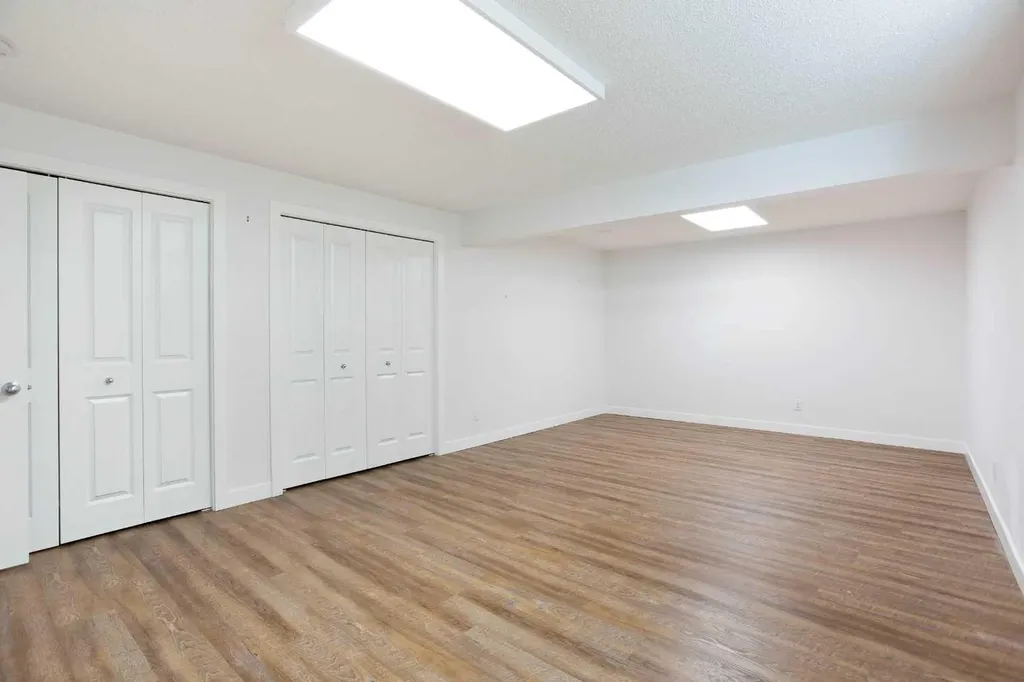 2 Kingston View SE Airdrie AB T4A 0K4