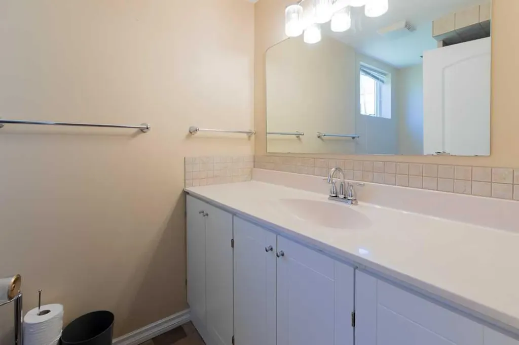 214 3 Street W Cardston AB T0K 0K0