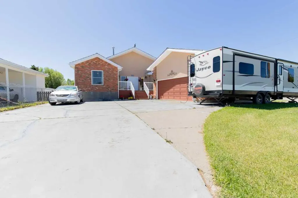 214 3 Street W Cardston AB T0K 0K0