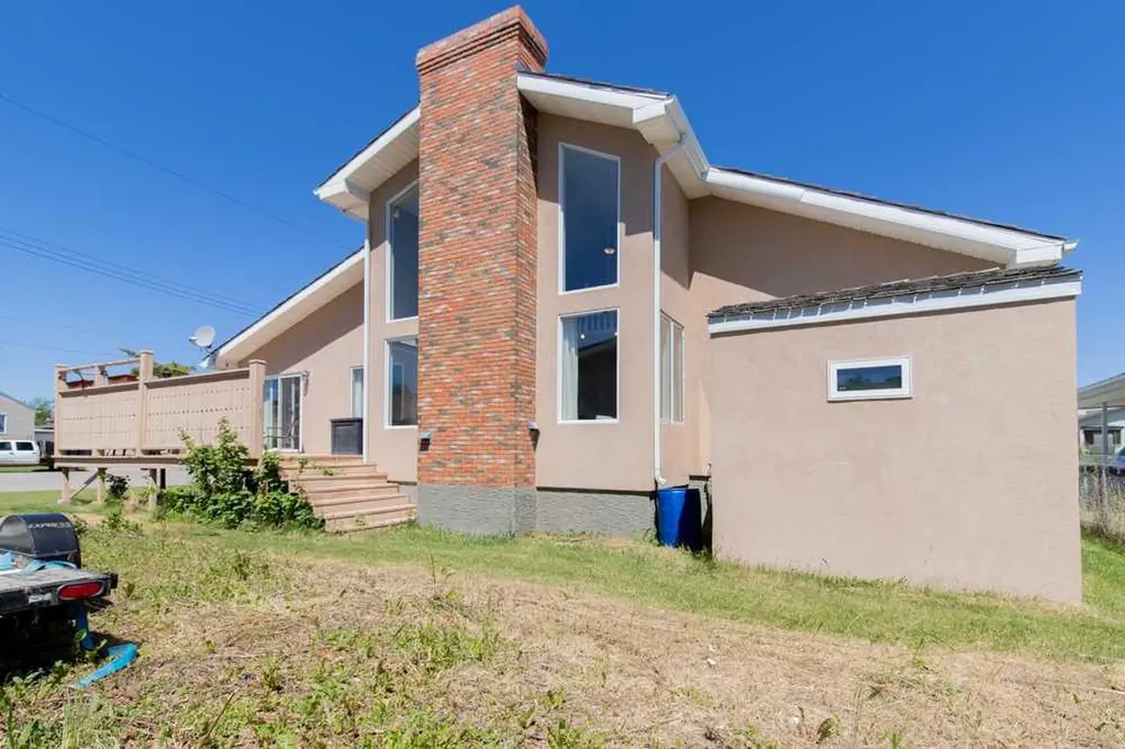 214 3 Street W Cardston AB T0K 0K0