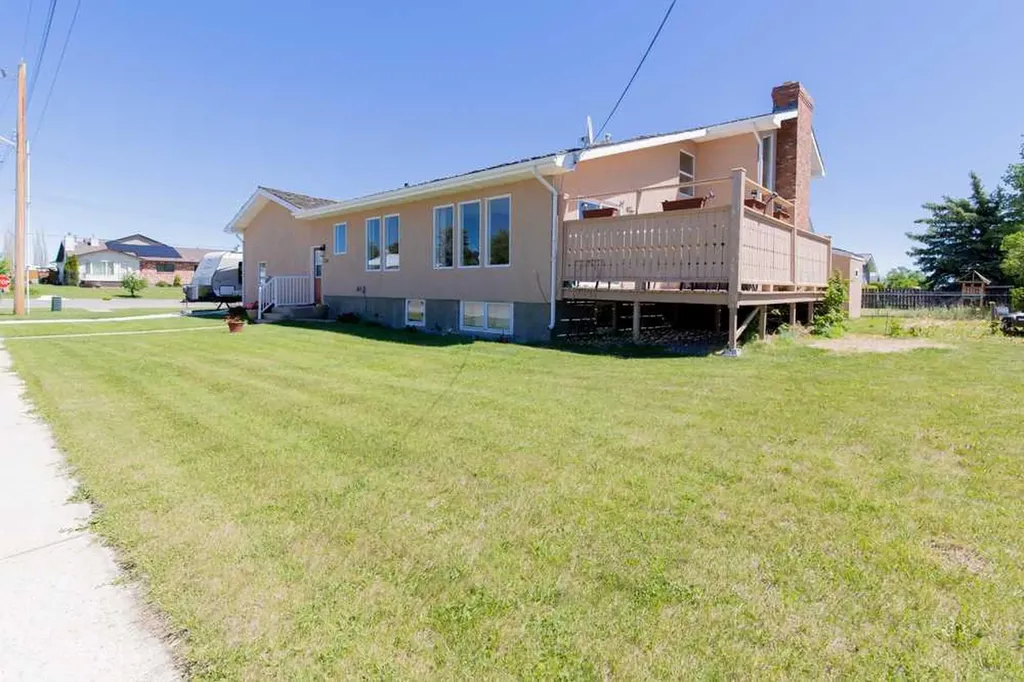 214 3 Street W Cardston AB T0K 0K0