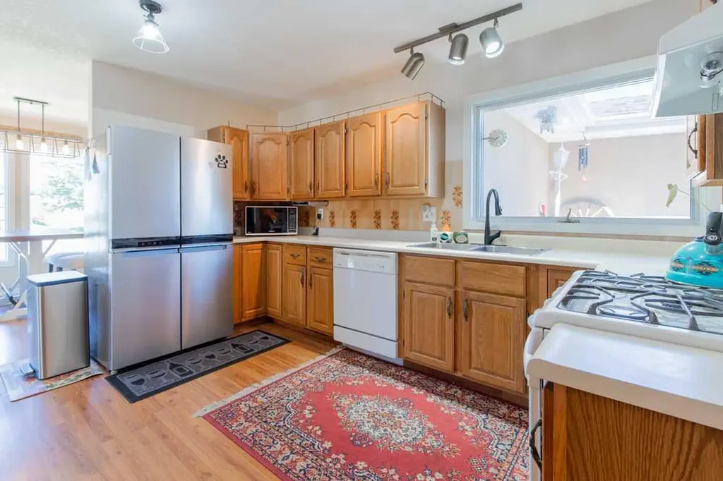 214 3 Street W Cardston AB T0K 0K0
