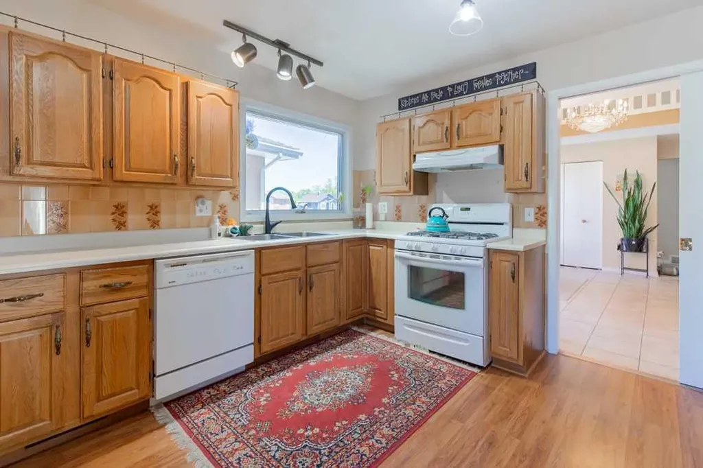 214 3 Street W Cardston AB T0K 0K0