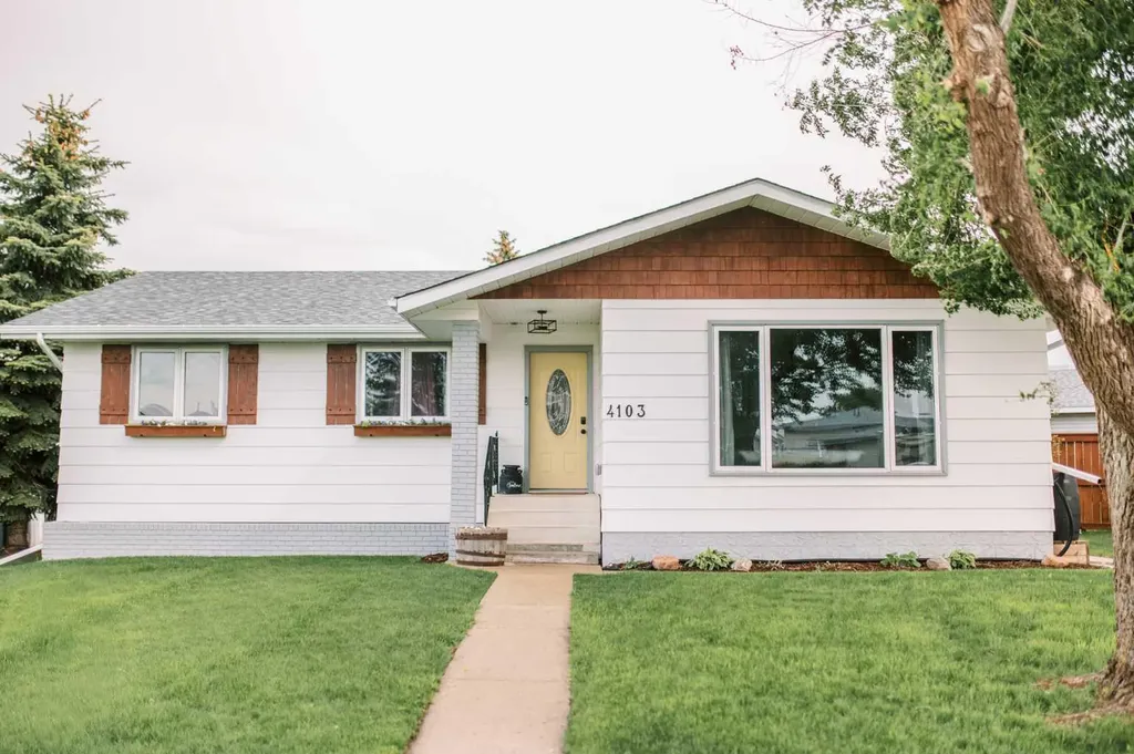 4103 63 Street Stettler AB T4K 1E9
