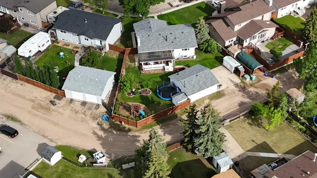 4103 63 Street Stettler AB T4K 1E9