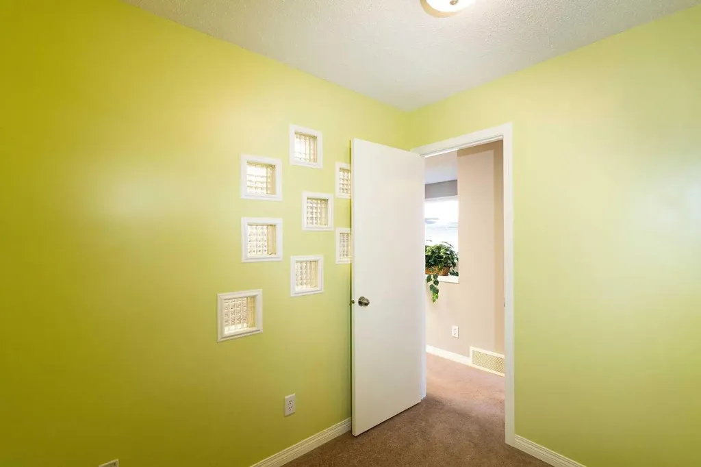 213 Tuscany Valley Green NW Calgary AB T3L 0A1