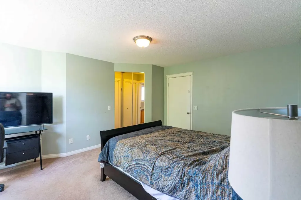 213 Tuscany Valley Green NW Calgary AB T3L 0A1