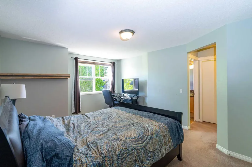 213 Tuscany Valley Green NW Calgary AB T3L 0A1