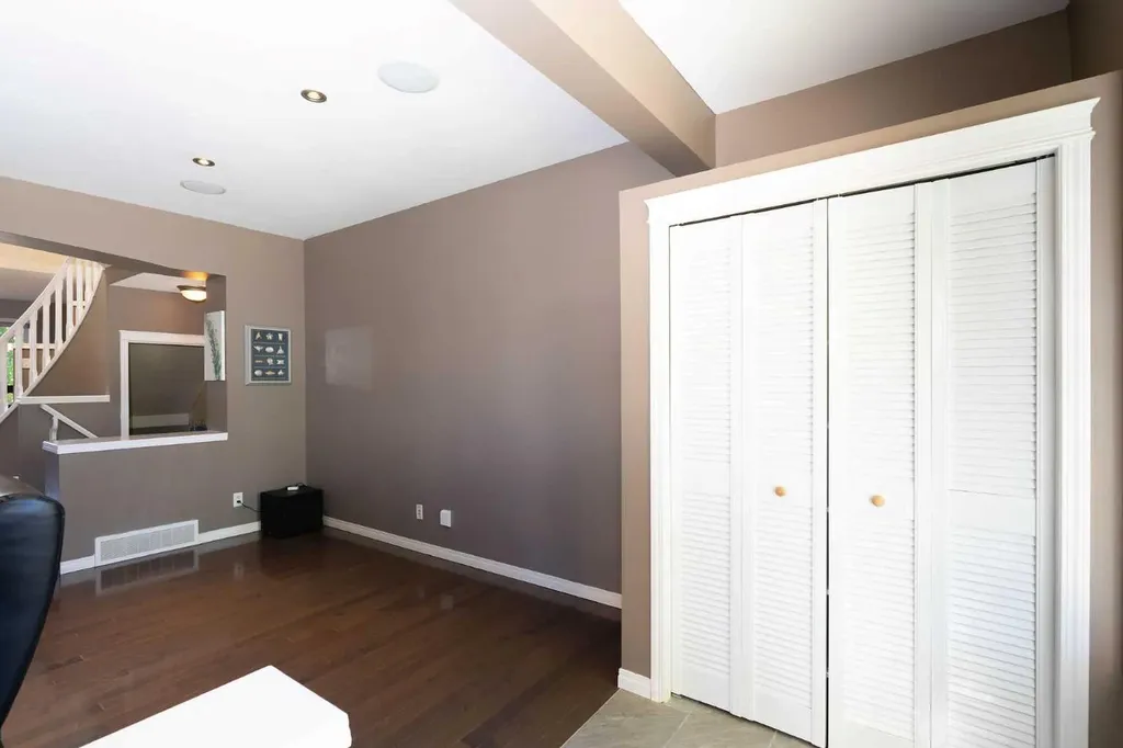 213 Tuscany Valley Green NW Calgary AB T3L 0A1
