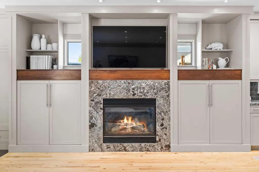 211 32 Avenue NW Calgary AB T2M 2P8