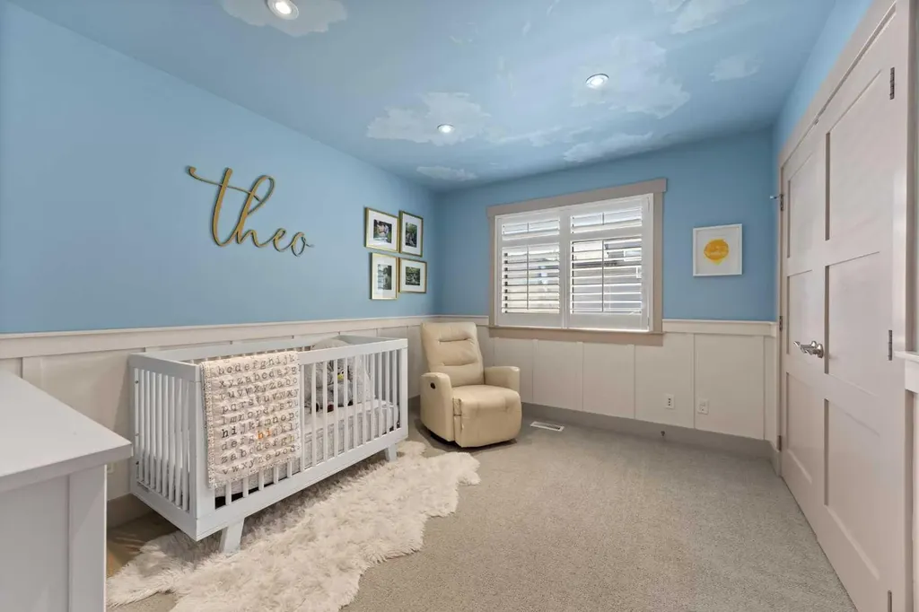 211 32 Avenue NW Calgary AB T2M 2P8