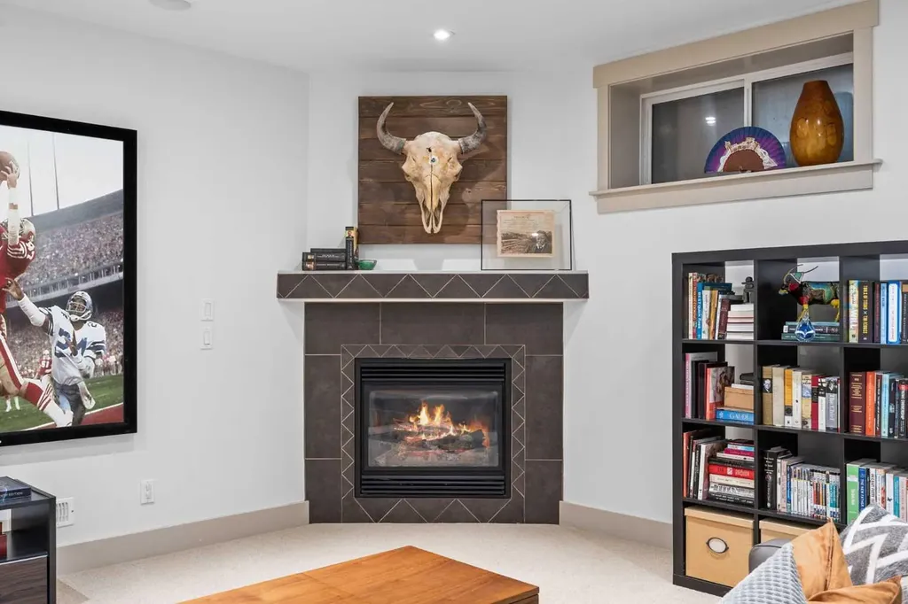 211 32 Avenue NW Calgary AB T2M 2P8