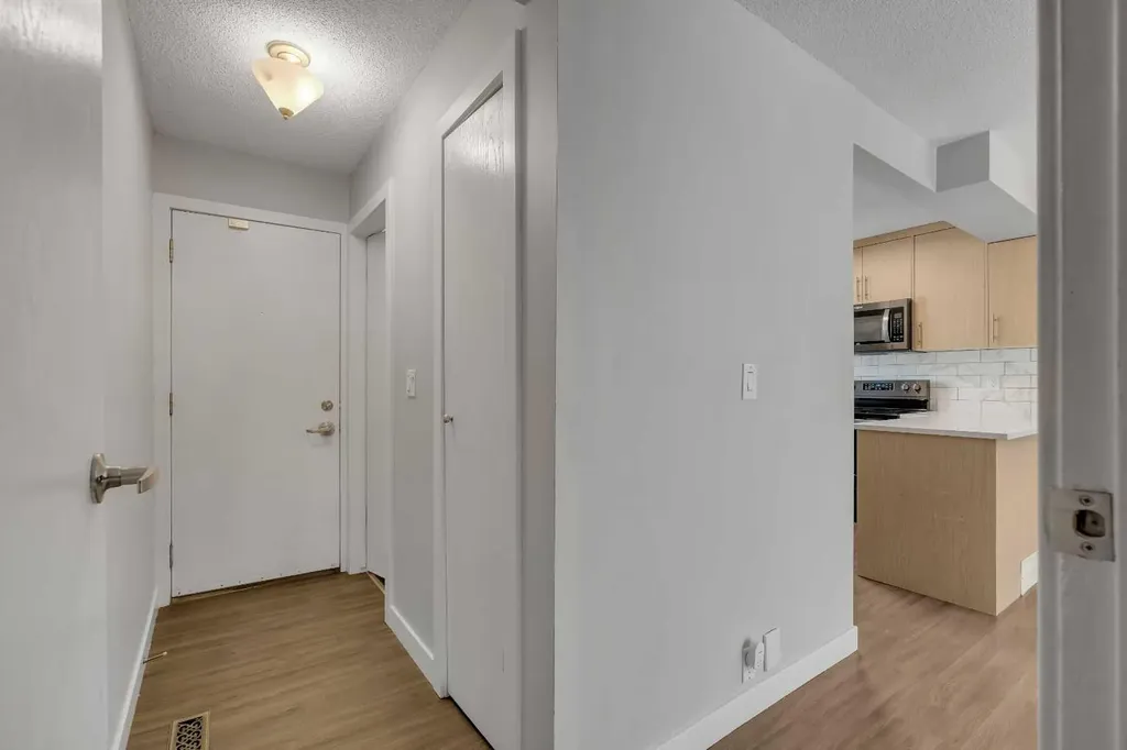 7205 4 Street NE Calgary AB T2K5S3