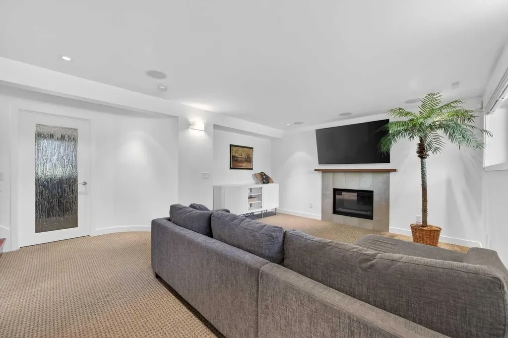 5119 Vallance Crescent NW Calgary AB T3A 0T7