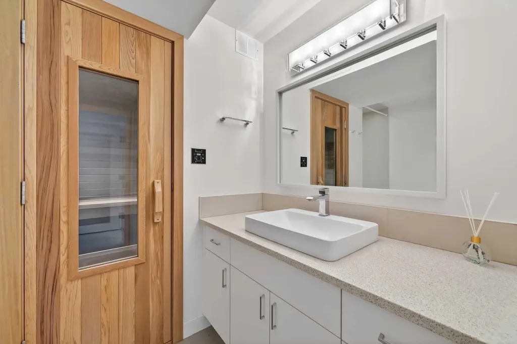 5119 Vallance Crescent NW Calgary AB T3A 0T7