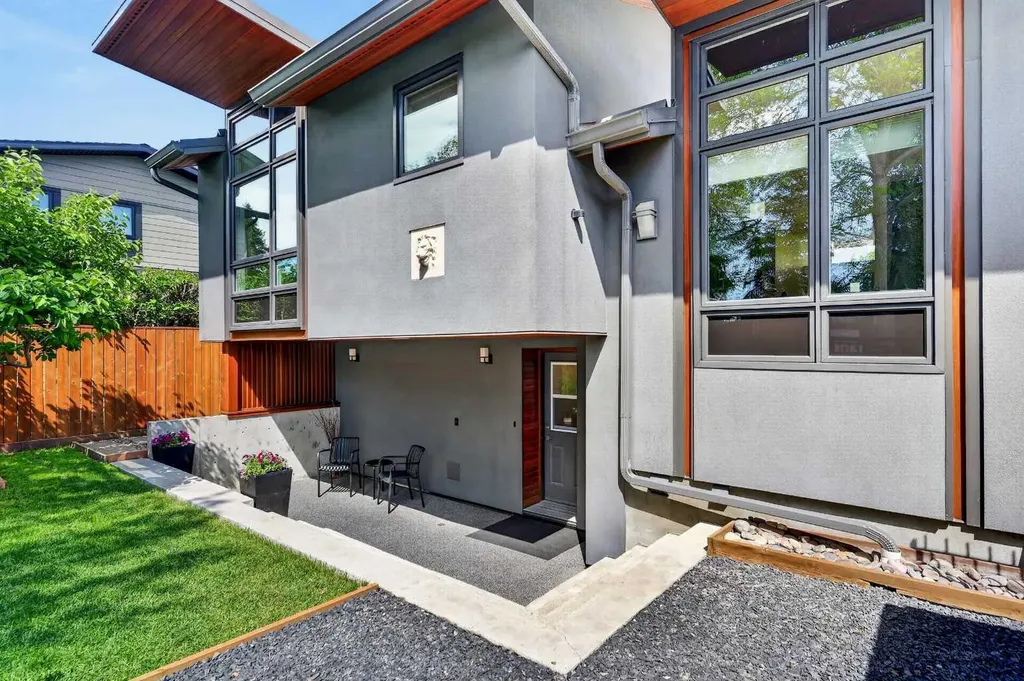 5119 Vallance Crescent NW Calgary AB T3A 0T7