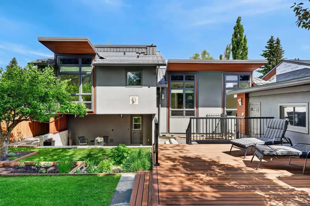 5119 Vallance Crescent NW Calgary AB T3A 0T7