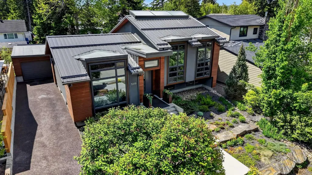 5119 Vallance Crescent NW Calgary AB T3A 0T7