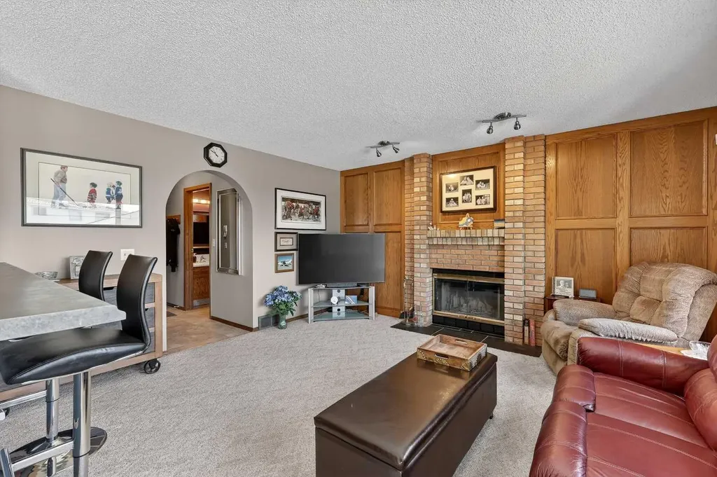 57 Del Rio Place NE Calgary AB T1Y 6N3