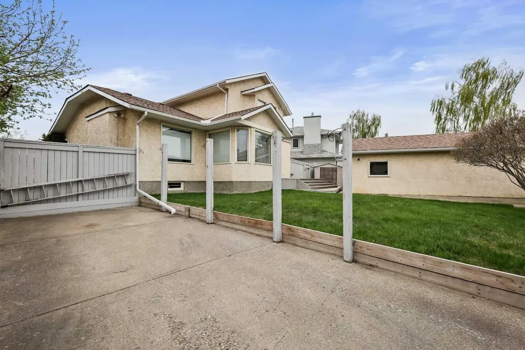 57 Del Rio Place NE Calgary AB T1Y 6N3