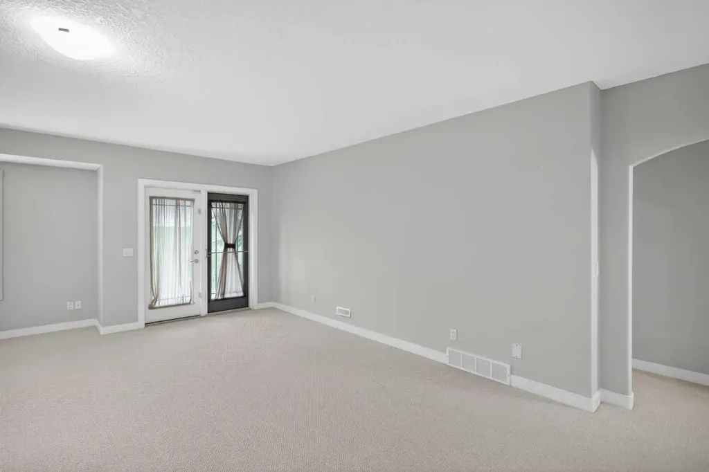 103 Bridle Estates Mews SW Calgary AB T2A 6R1