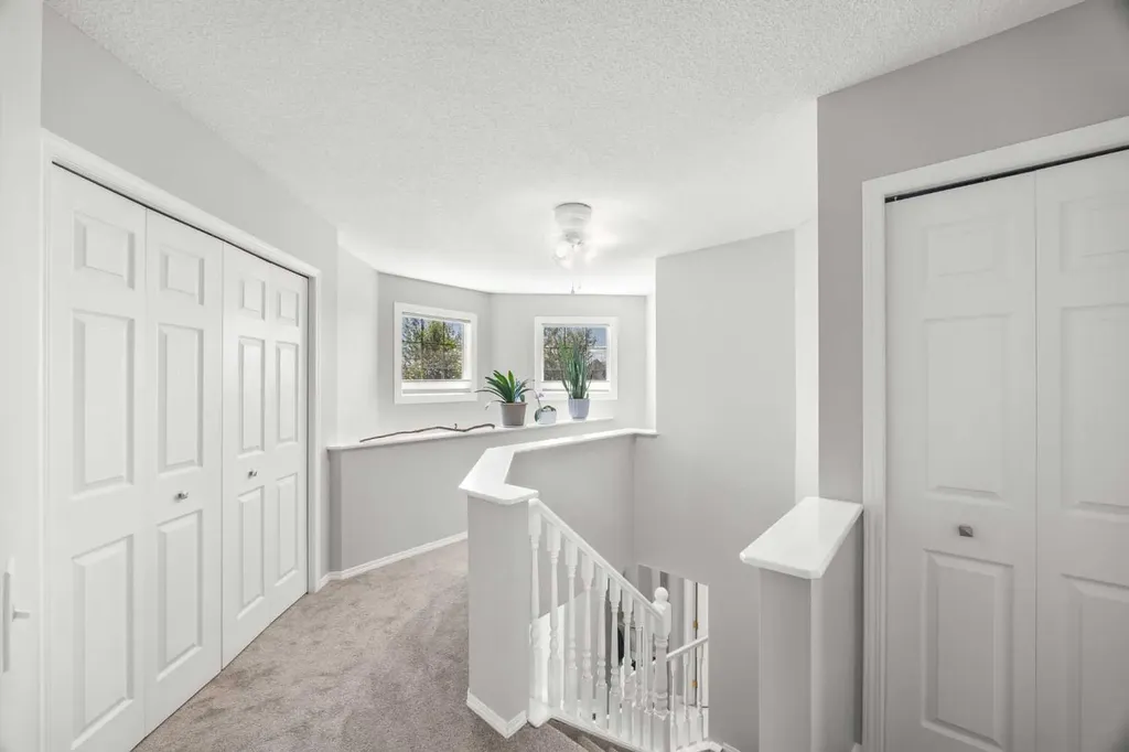 141 Citadel Bluff Close NW Calgary AB T3G 5E3