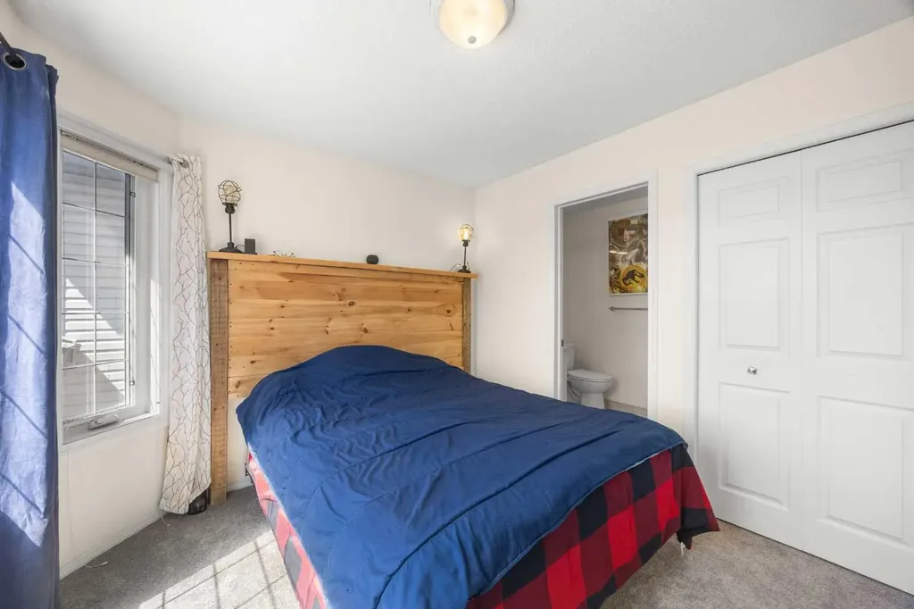 141 Citadel Bluff Close NW Calgary AB T3G 5E3