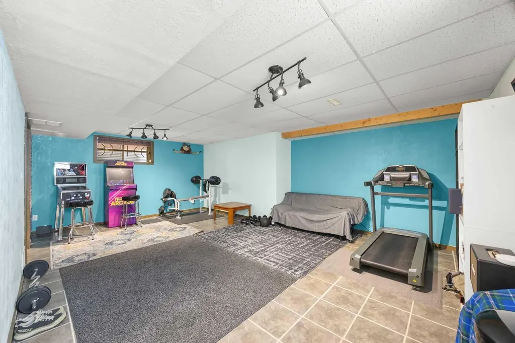 141 Citadel Bluff Close NW Calgary AB T3G 5E3