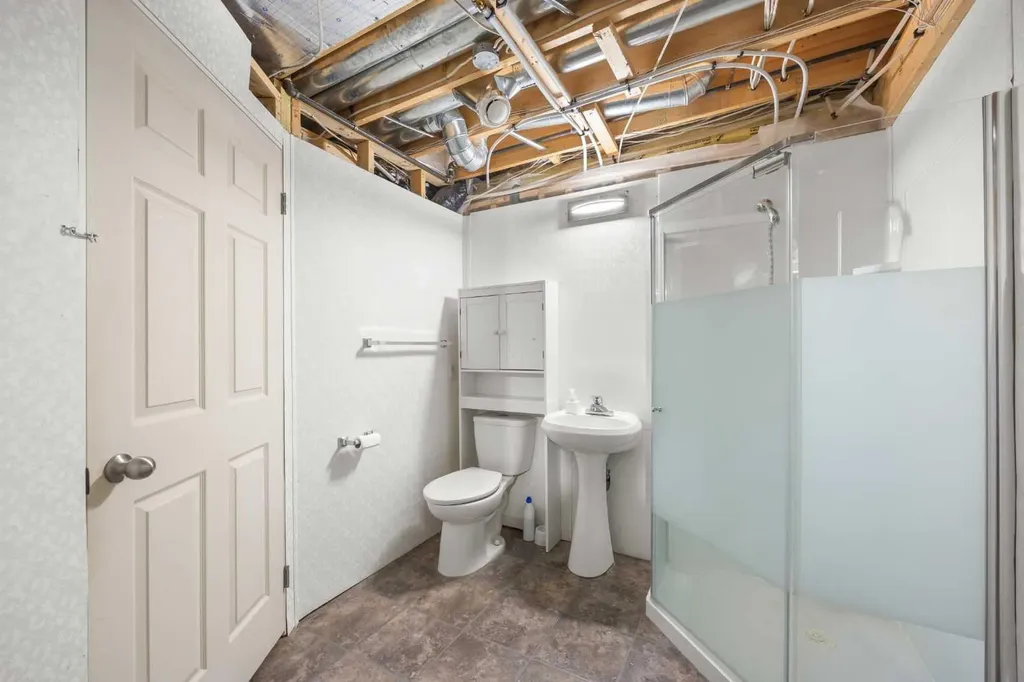 141 Citadel Bluff Close NW Calgary AB T3G 5E3