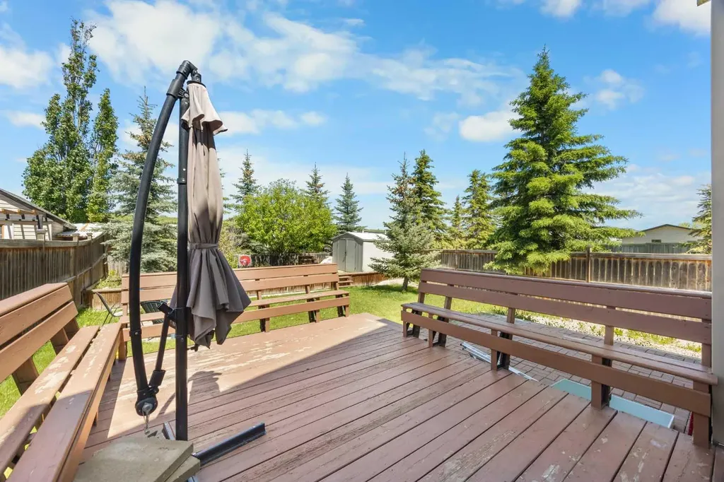 141 Citadel Bluff Close NW Calgary AB T3G 5E3