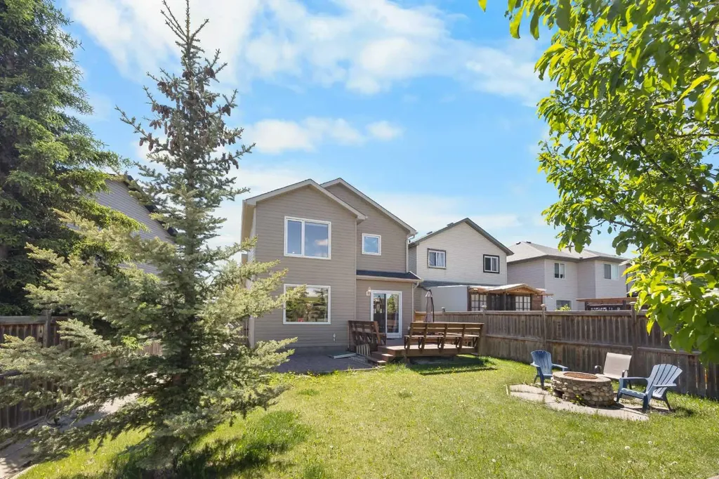 141 Citadel Bluff Close NW Calgary AB T3G 5E3