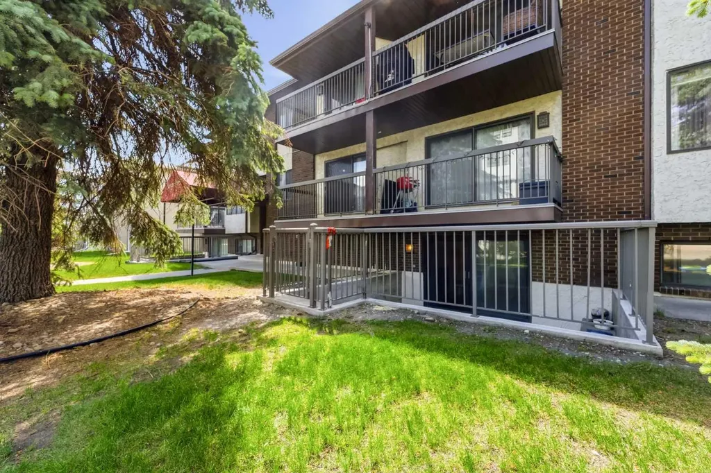 611 67 Avenue SW Calgary AB T2V 0M3
