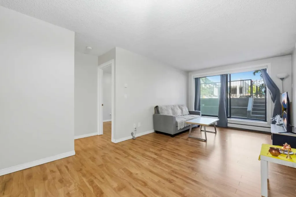 611 67 Avenue SW Calgary AB T2V 0M3