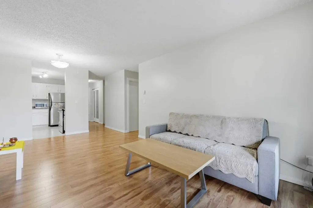 611 67 Avenue SW Calgary AB T2V 0M3