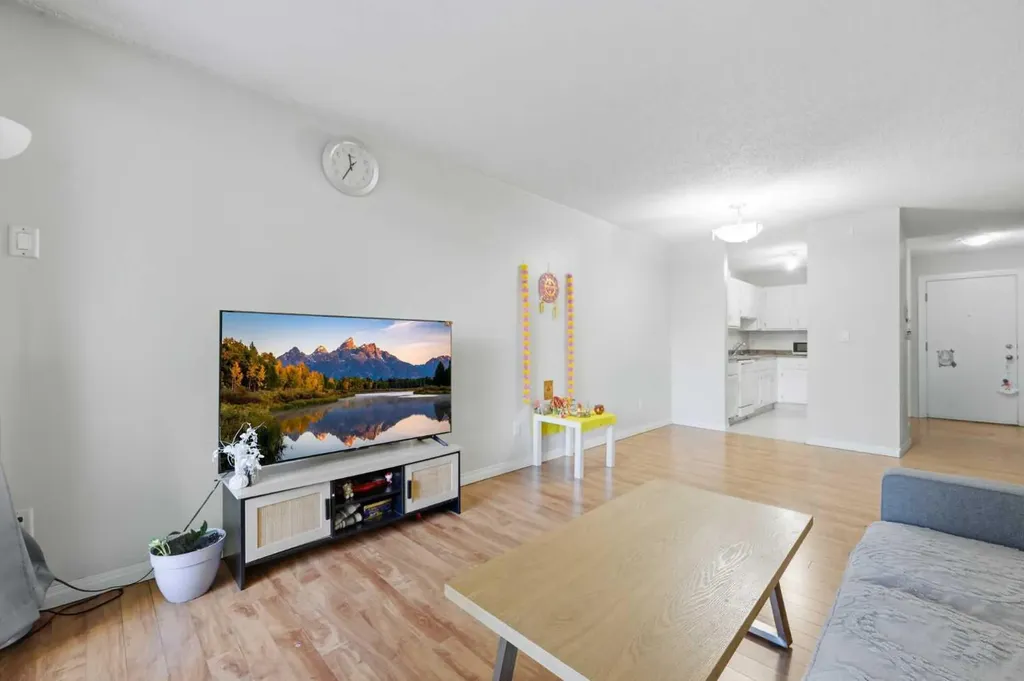 611 67 Avenue SW Calgary AB T2V 0M3