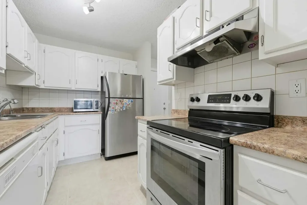 611 67 Avenue SW Calgary AB T2V 0M3