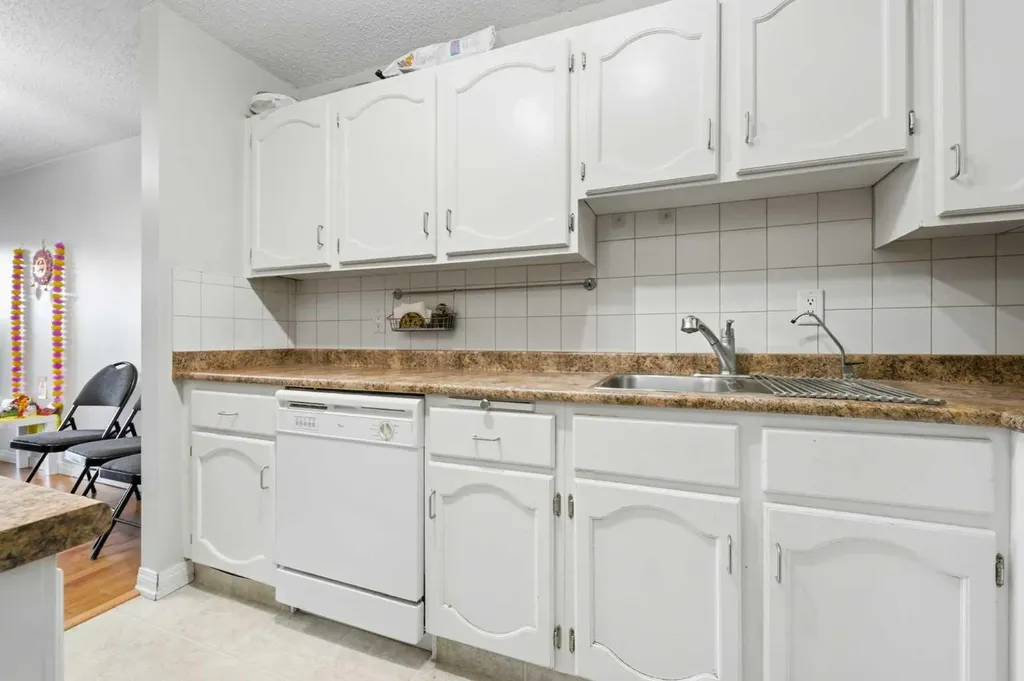 611 67 Avenue SW Calgary AB T2V 0M3