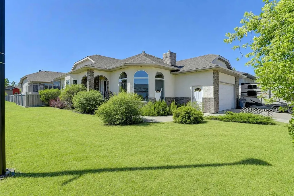 9009 128 Avenue Grande Prairie AB T8X 8C7