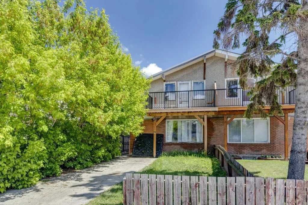 2030 39 Street SE Calgary AB T2B1A5