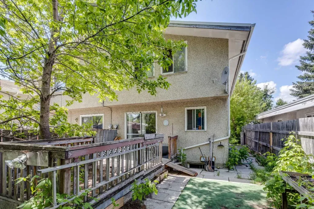 2030 39 Street SE Calgary AB T2B1A5