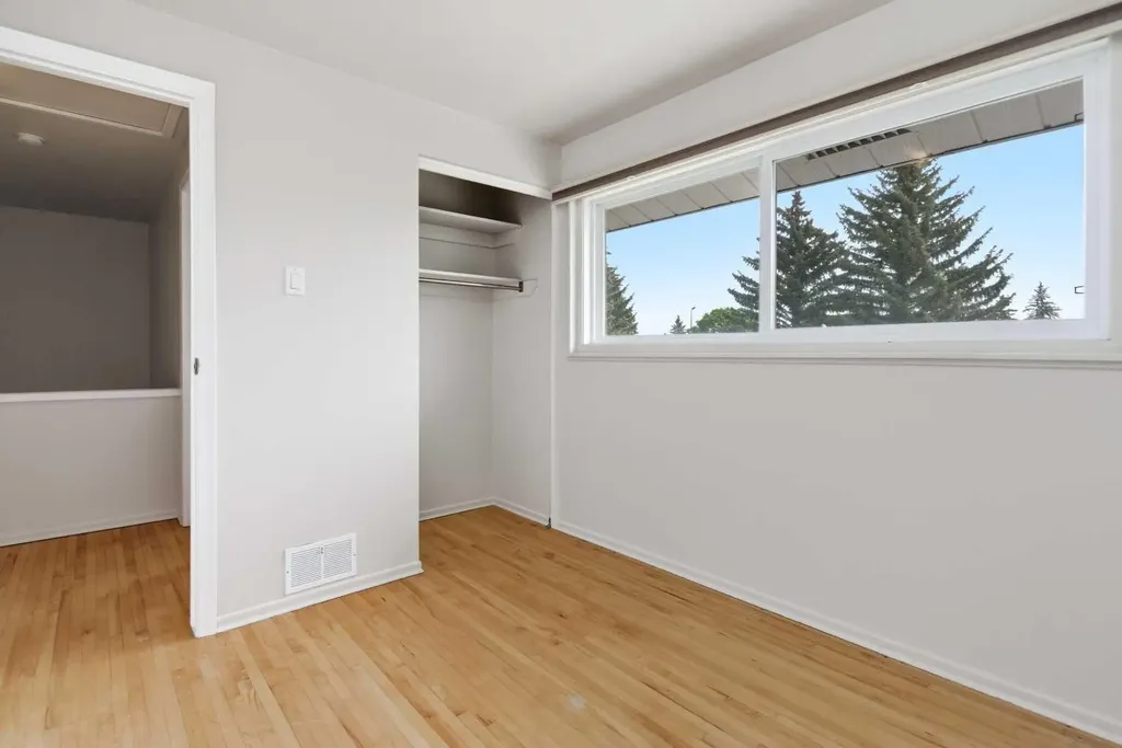 3907 39 Street Red Deer AB T4N 0M6