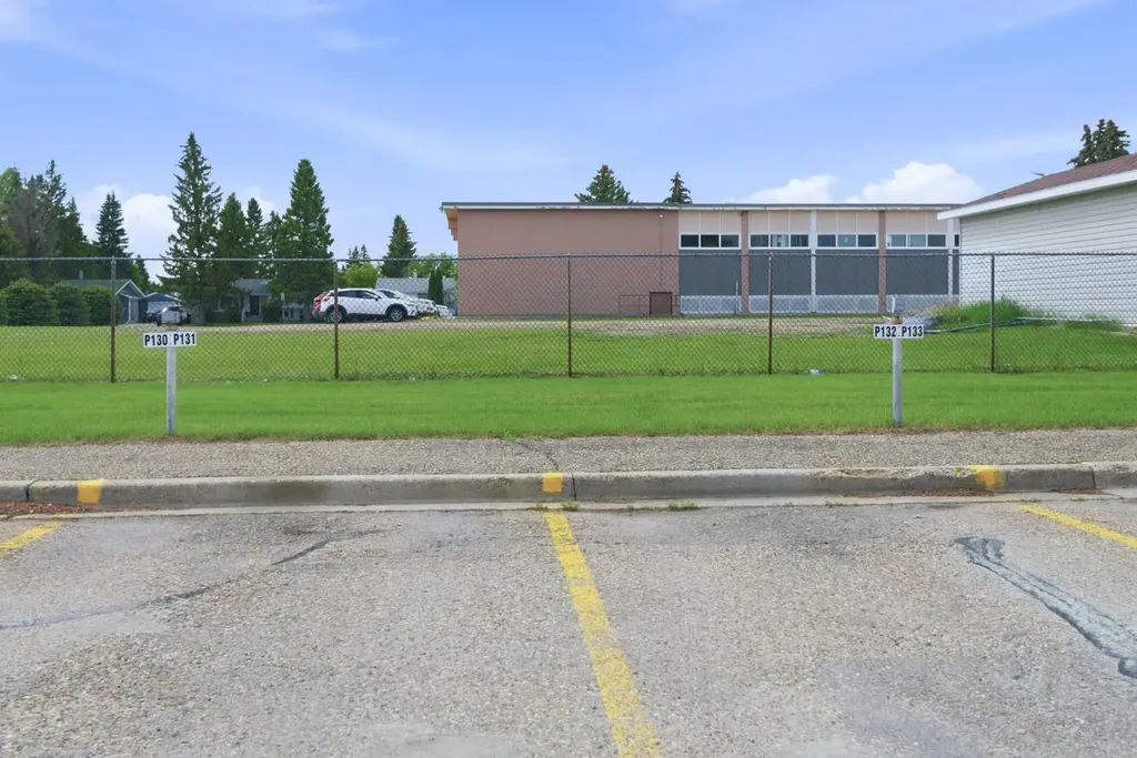 3907 39 Street Red Deer AB T4N 0M6