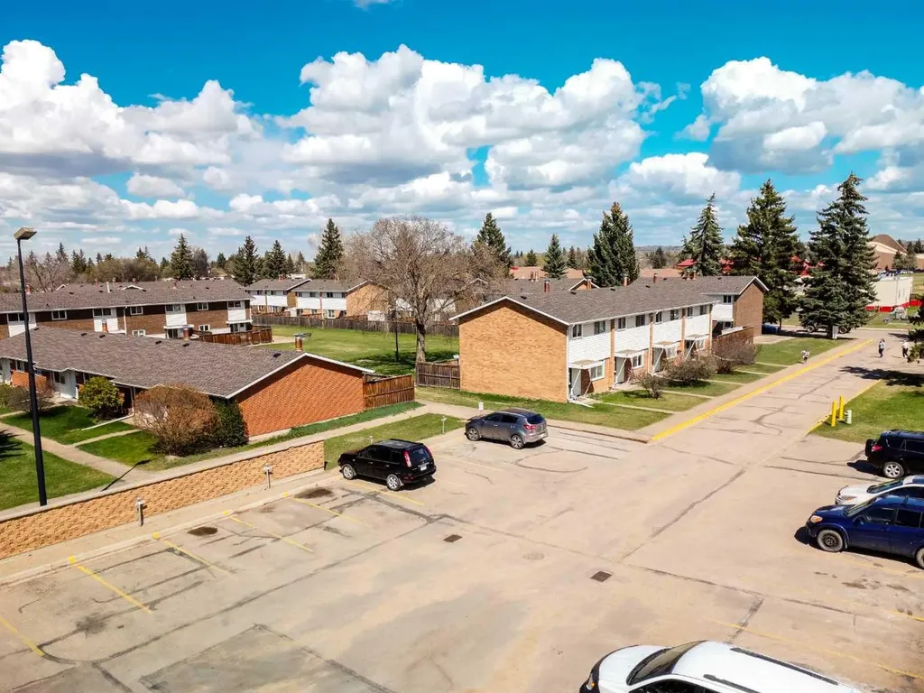 3907 39 Street Red Deer AB T4N 0M6