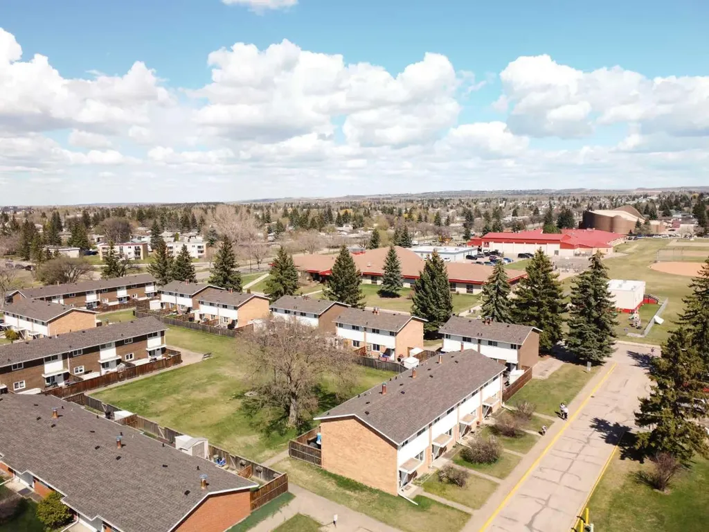 3907 39 Street Red Deer AB T4N 0M6
