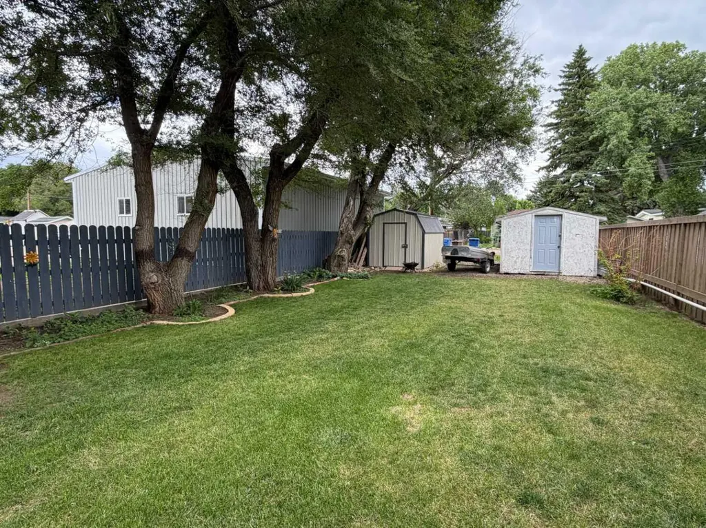 5613 52 Street Taber AB T1G 1K7
