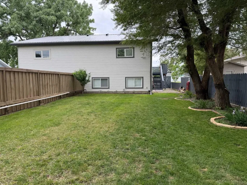 5613 52 Street Taber AB T1G 1K7